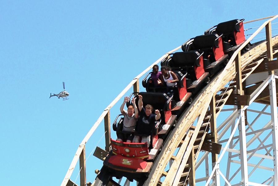 WOMAN DIES ON SIX FLAGS ROLLER COASTER HOW SAFE ARE AMUSEMENT RIDES