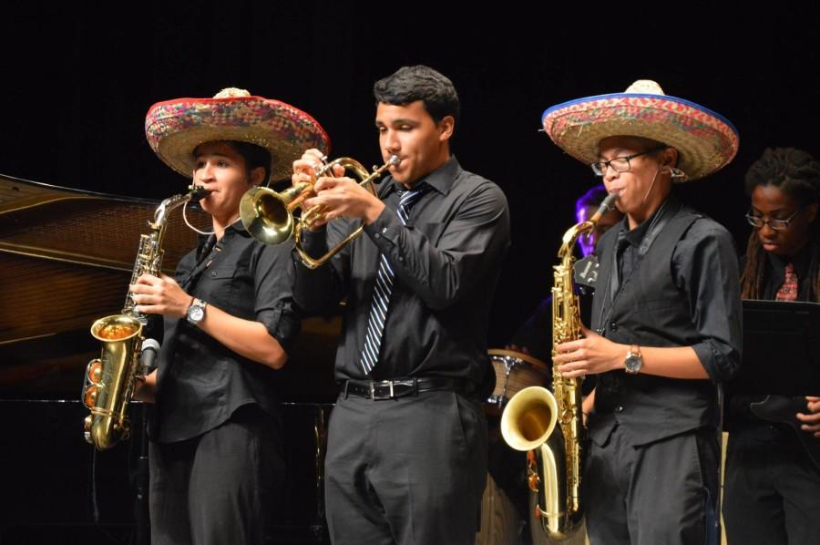 Last  Friday, students performed in SHSs Hispanic Heritage Show. 