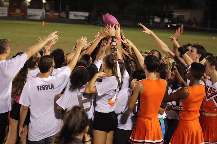 Juniors won the 2015 Powderpuff game with a score of 30-8. 