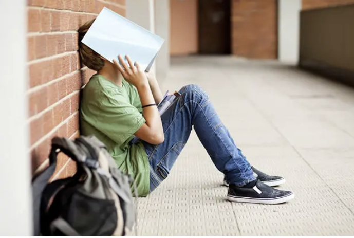 Photo from NYC Metro Parents represents what most high school students feel like, stressed and clueless. You can get an idea of the dread people feel when the work piles up, and how it is easier to simply avoid rather than overwhelm themselves